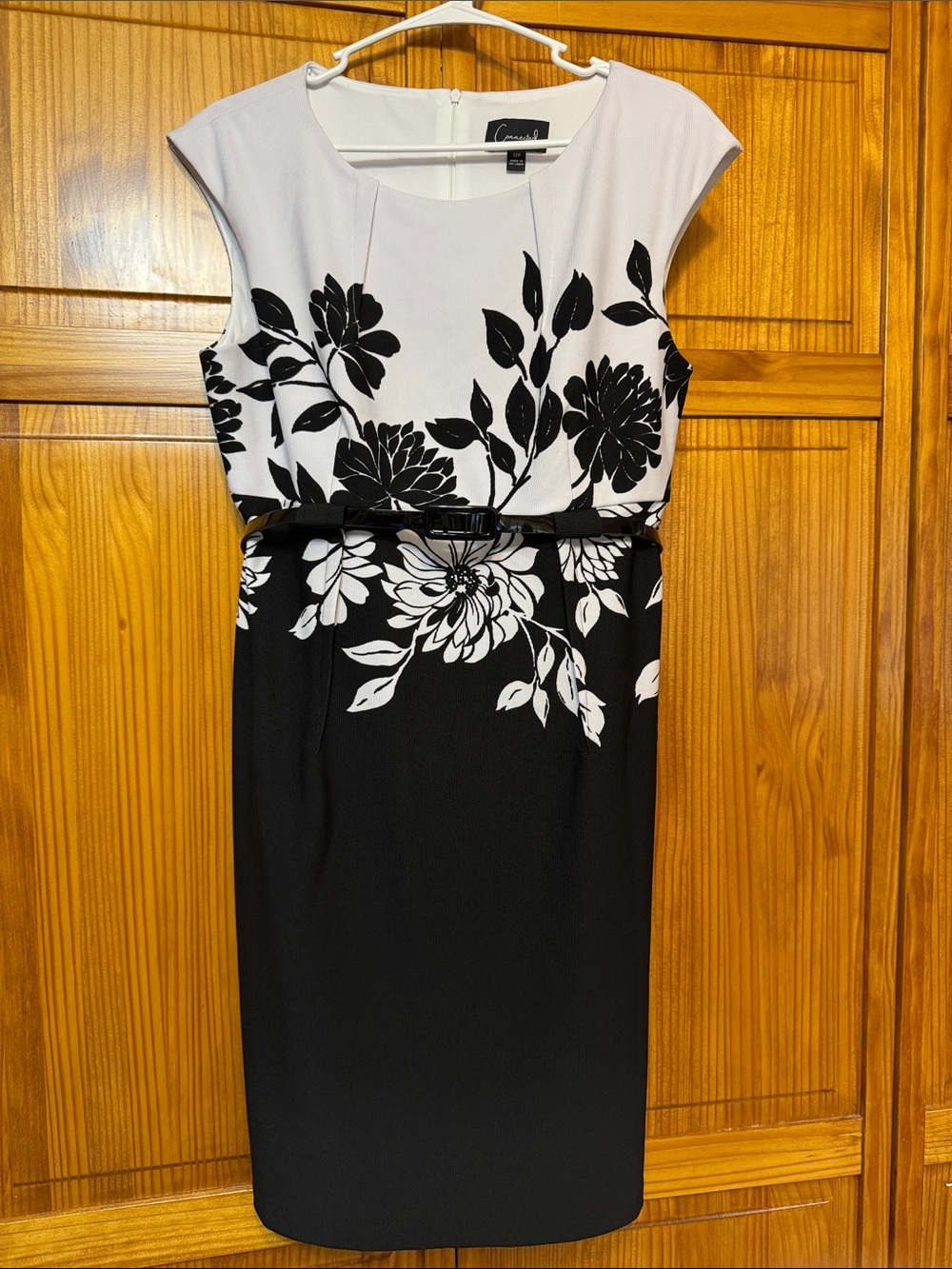 connected apparel Black & White Floral Midi Sheath Dress